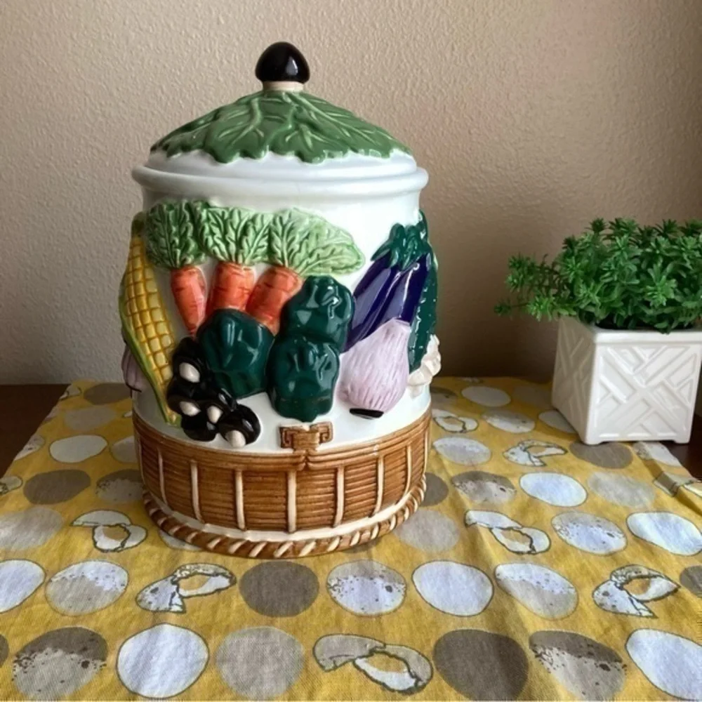 Vintage 3D vegetable garden cookie Jar